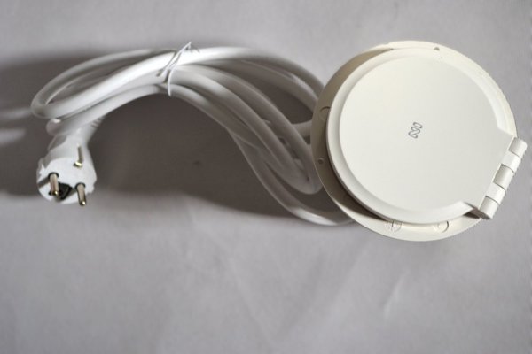 Zapustená lišta IN 553009, zásuvka, Qi nabíjanie, USB