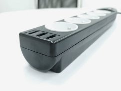 Prepätová ochrana IN 553051 s 5 zásuvkami a 3 USB