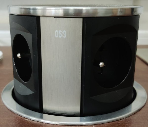 Výsuvná pneumatická lišta IN 553038 , 4 zásuvky