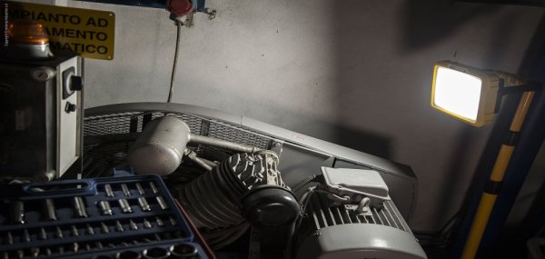 ST225 Dobíjecí zónové světlo  50W