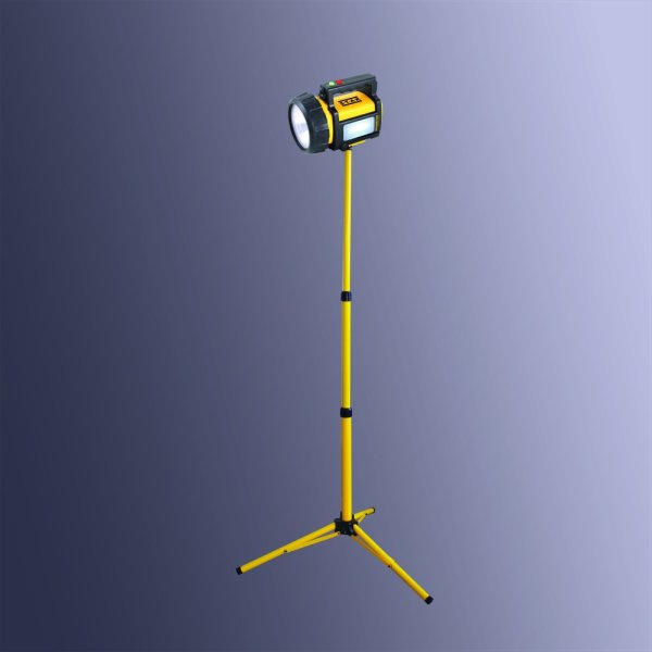 ST999-10L reflektor 10W s bohatou výbavou