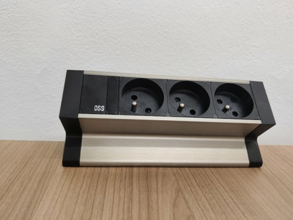 Stolová zásuvková lišta IN 553047, 3 zásuvky,  USB A+C, vypínač