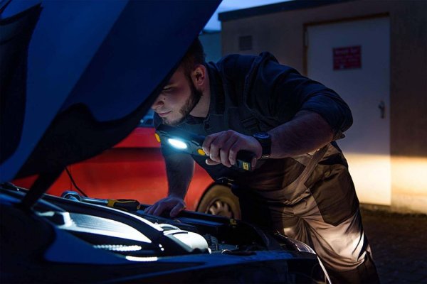 VELAMP ST472 Nabíjateľná LED baterka s magnetmi a háčikmi