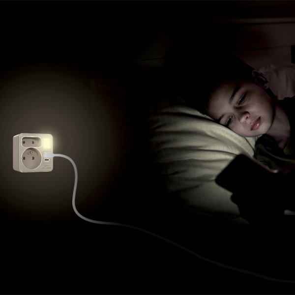 VELAMP zásuvková rozdvojka ADAT-FR-12 s USB-A+C a světlem