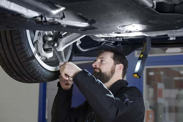 VELAMP ST472 Nabíjateľná LED baterka s magnetmi a háčikmi